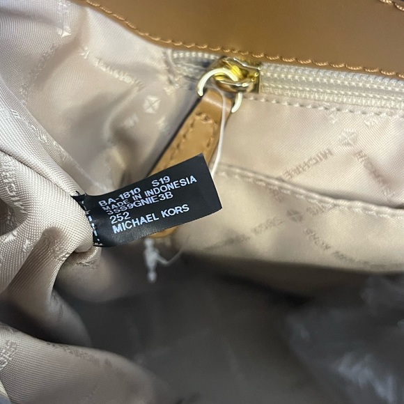 Michael Kors shoulder bag NWOT - Picture 14 of 14